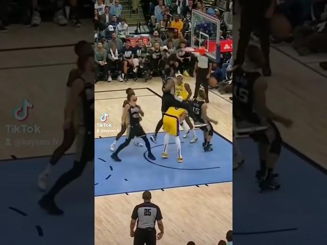 ANTHONY DAVIS GETS POSTERIZED