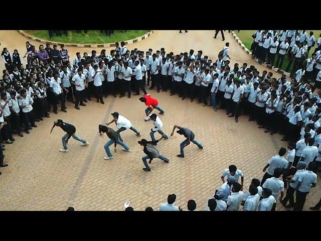 UKF College of engineering Mechanical association Flash mob 2012 - TurBozz