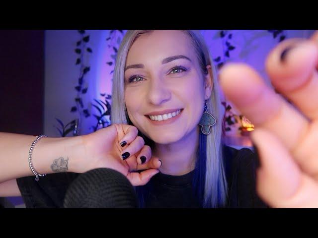 ASMR Tingly mouth sounds (tktk, pluck, clicking) & hand movements 