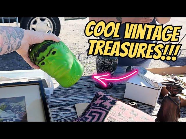 Strolling the Flea Market for Vintage Throwback Gems!