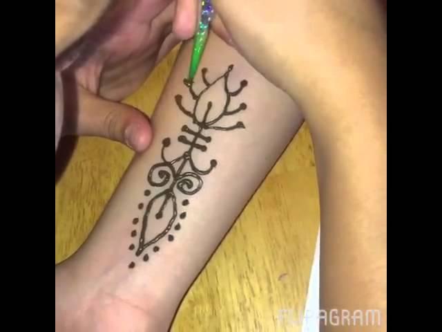 Henna by Erika Rendon