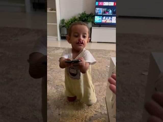صار يتكلم ويقول اعطيني 🫶️#مروان #مشيع #shorts #يوميات #شفا