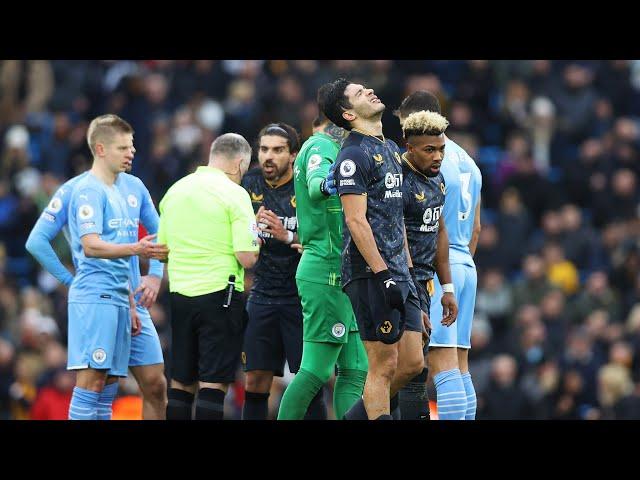 RAUL JIMENEZ SENT OFF AFTER TWO YELLOW CARDS IN 48 SECONDS VS MAN CITY 11.12.2021