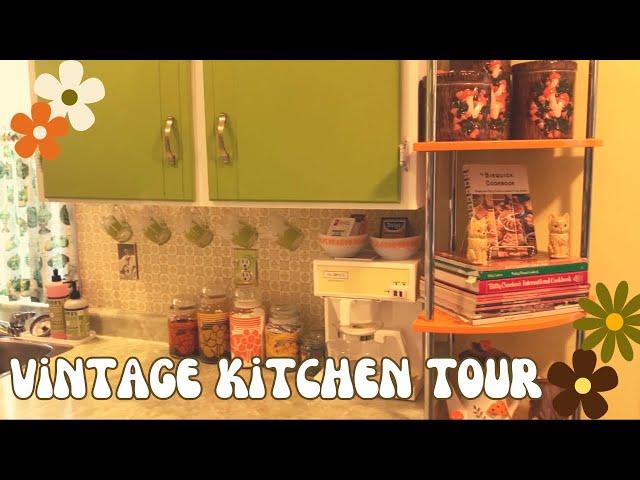 VINTAGE KITCHEN TOUR | 1970S STYLE