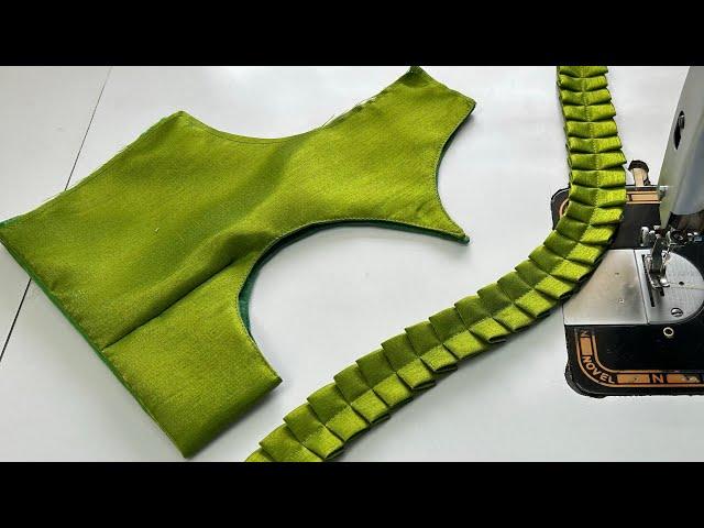 Blouse Designs Boat Neck || Frill Blouse Ka Design || Cutting And Stitching Back Neck Blouse Design