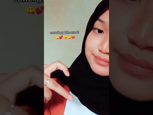 belum di kupas ya de #jilbab #cantik #mulus #abg