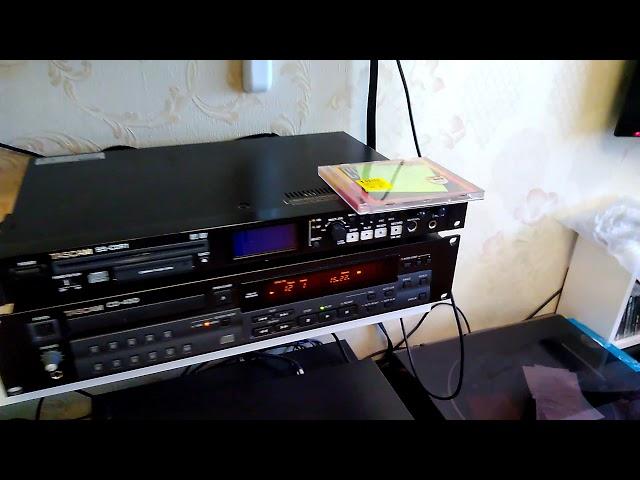 Tascam SS-CDR 200 записывает CD