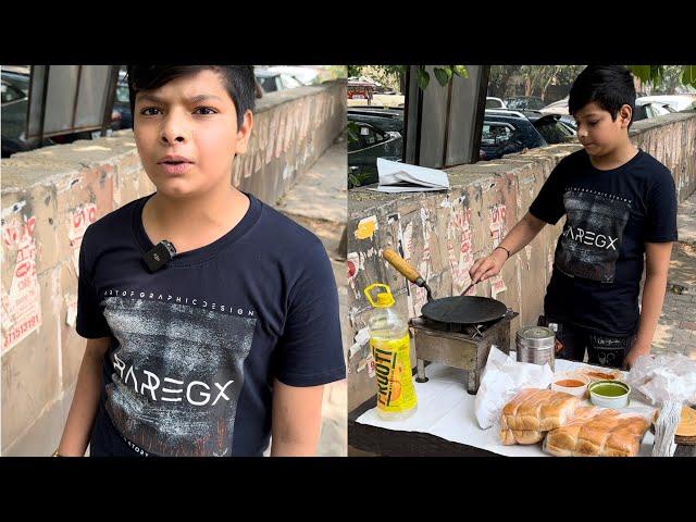 वड़ा पाव बॉय ने शुरू किया अपना अलग बिजनेस  hardworking vada boy delhi street food | viral vada boy