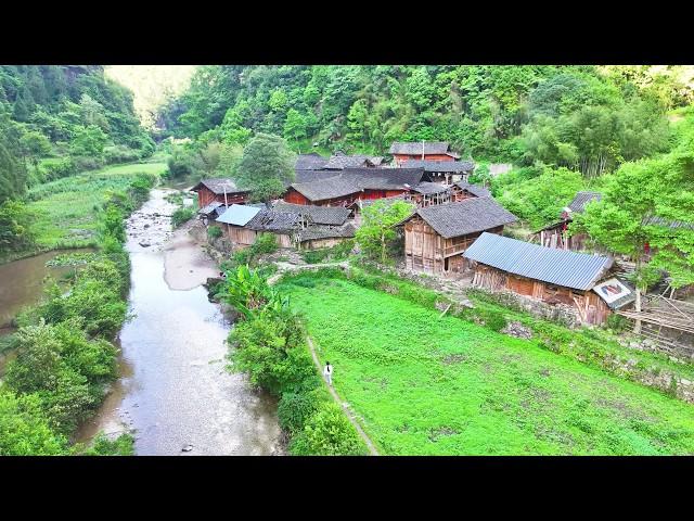 Ancient villages in the deep mountains of Guizhou, surrounded by mountains and water like a paradise
