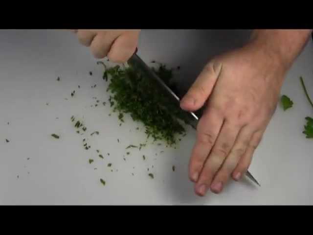 How to Chop and Mince Herbs