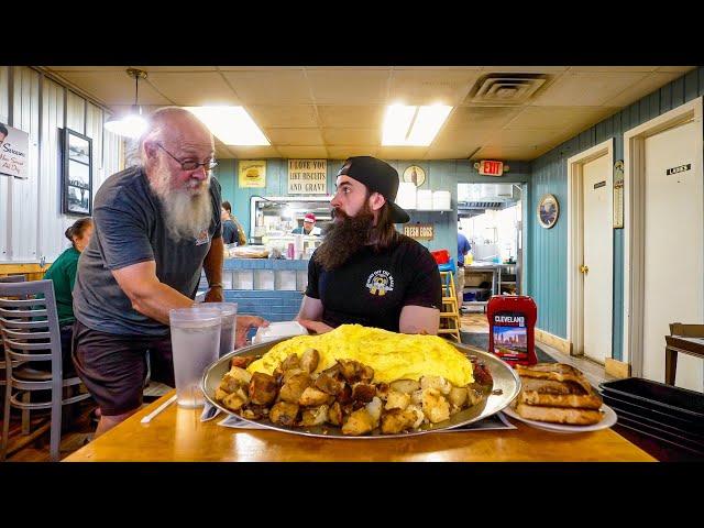 I ORDERED 'THE WOLVERINE CHALLENGE' IN A PACKED RESTAURANT IN CLEVELAND! | BeardMeatsFood