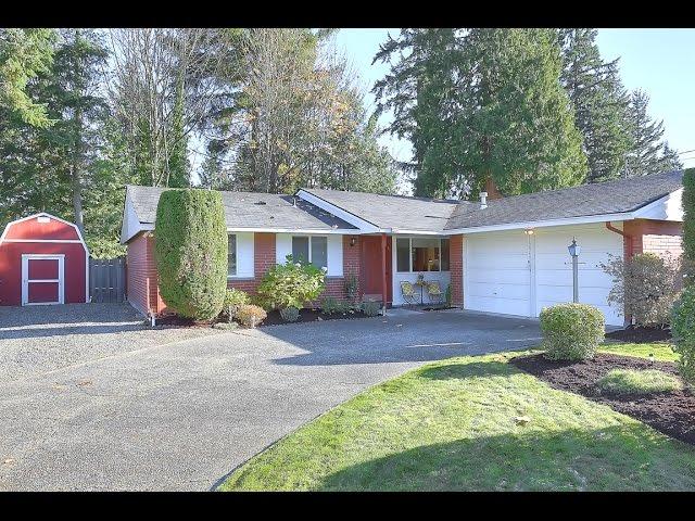 Updated Lochmoor Home | JanusGroup at RE/MAX Integrity | Real Estate Marketing + Management