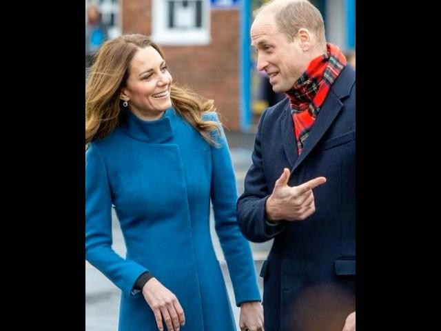 Wow, prince William having a wonderful conversation with his wife princess Catherine ￼