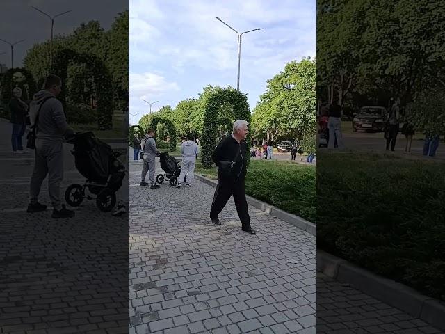 Запорожье. 21 мая 2025 год. 50 км разделяет город от фронта, где стоят орды р@шистов.#война #окраина