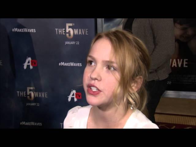 The 5th Wave: Talitha Bateman "Teacup" Red Carpet Movie Interview | ScreenSlam