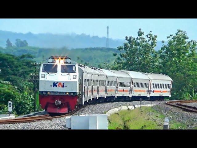 SEMUA KERETA NGEDEN,GEMURUH MESIN LOKOMOTIF SAAT MELEWATI BUKIT