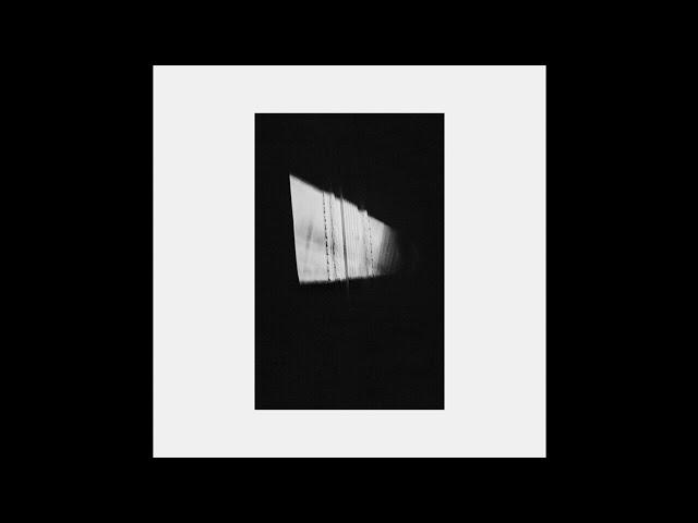 Lawrence English - Saccade (for Éliane Radigue) [Room40]