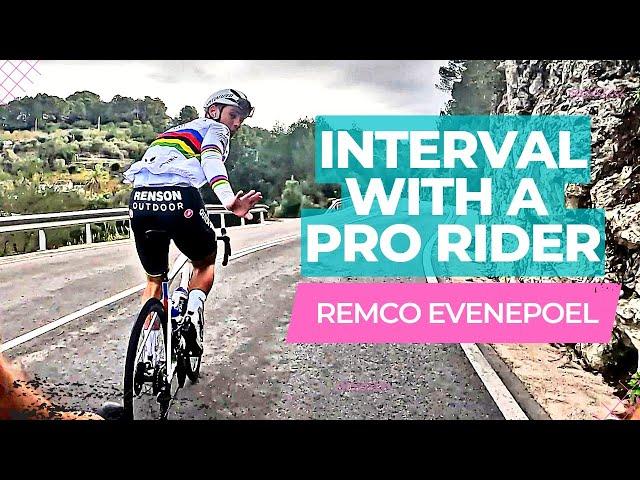 WORLD CHAMPION vs AMATEUR CYCLIST : Interval on the wheel of Remco Evenepoel 