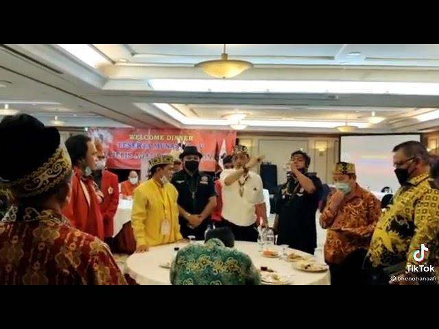 PERTIKAIAN pemilihan PRESIDEN DAYAK , semua terdiam !!