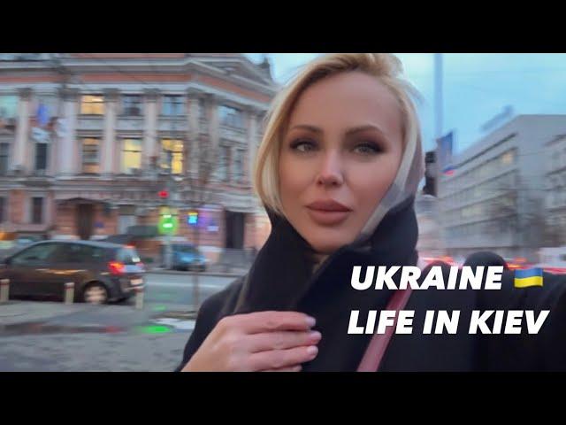 Ukraine  LIFE IN KIEV, March 1, 2025. The Streets of Kiev, Ukraine. Streets Scenes.