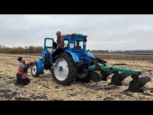 Все буде Україна! Відкрили та закрили оранку за день, донька порвала трактора…