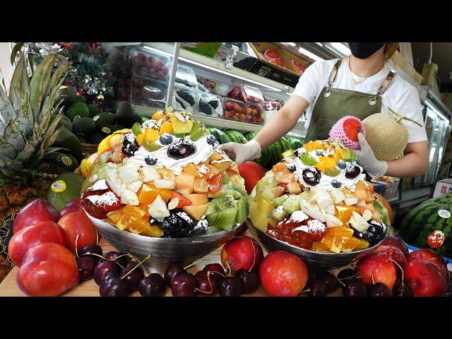 Amazing! Shaved ice with 20 kinds of fruit toppings! only $11 / Korean street food