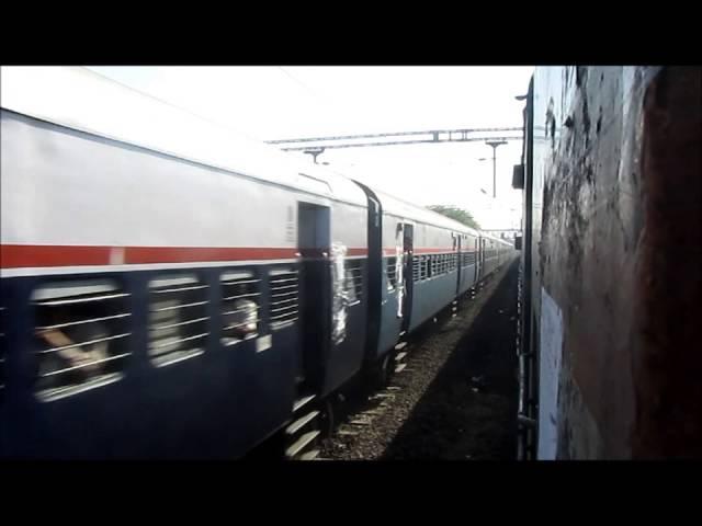 LHB livery WCAM2P Pragati Express Vs Pune - Bhusawal Express @ Chauk [Karjat - Panvel]