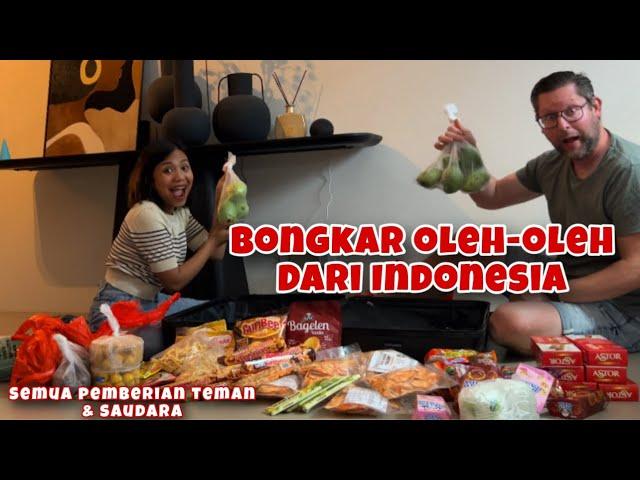 BONGKAR OLEH-OLEH DARI INDONESIA, PEMBERIAN TEMAN TEMAN & SAUDARA