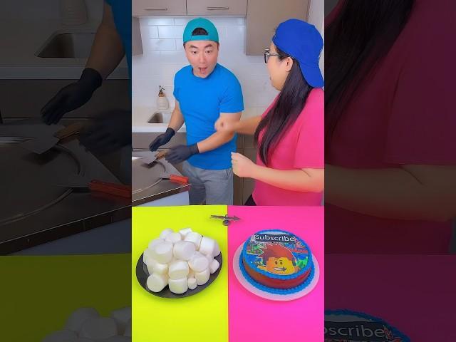 Roblox cake vs marshmallow ice cream challenge! #roblox #funny #shorts by Ethan Funny Family