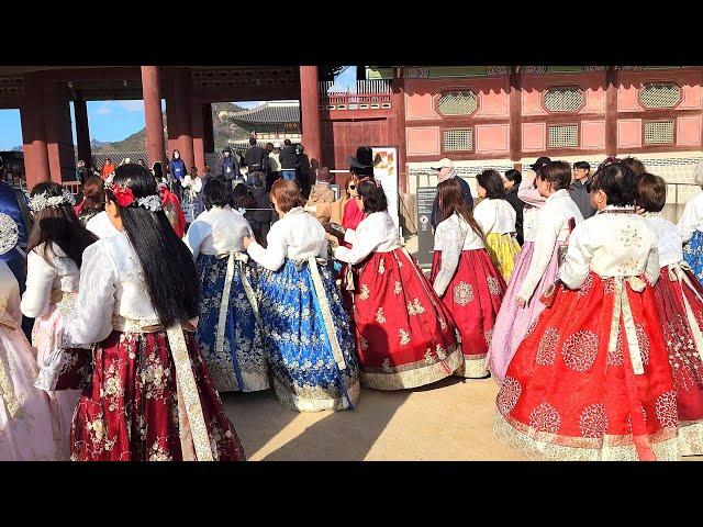 경복궁 마지막 단풍 보러 외국인들 대거 몰려와 한복 물결 장사진 Gyeongbokgung Palace Autumn Leaves Seoul