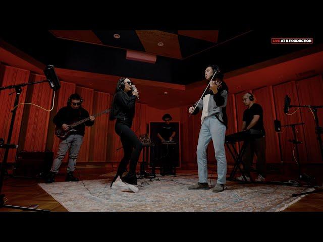Mrs M & Bilguun - TER (Live at B Production)