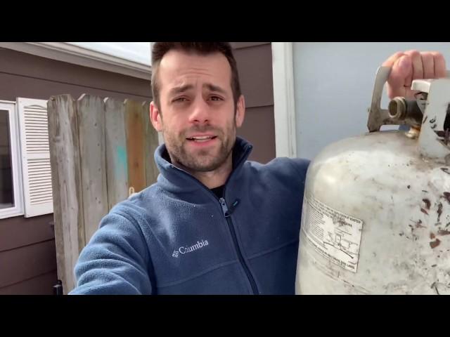 How to build a foundry out of a propane tank in under 5 minutes: back yard Foundry