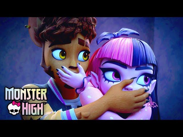 Draculaura & Clawd Break Curfew to Find the Talismans | Monster High