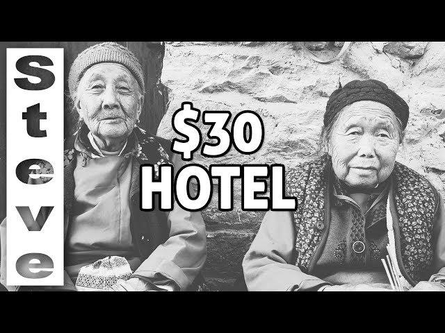 AMAZING $30 HOTEL IN DALI, CHINA - Ancient Village Tour 