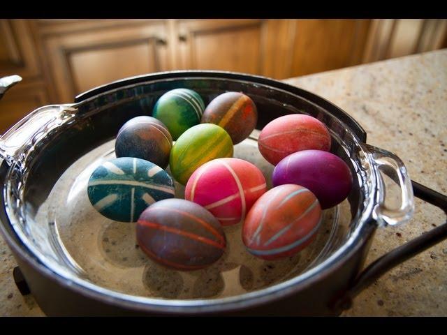 Rubber Band Easter Eggs - Let's Craft with ModernMom