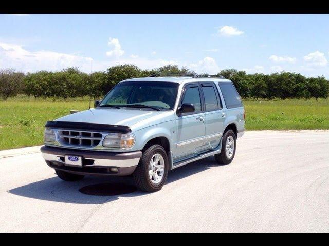 1996 Ford Explorer XLT 5.0L V8 2WD Start Up, Full Tour, Exhaust View, & Test Drive - 197K