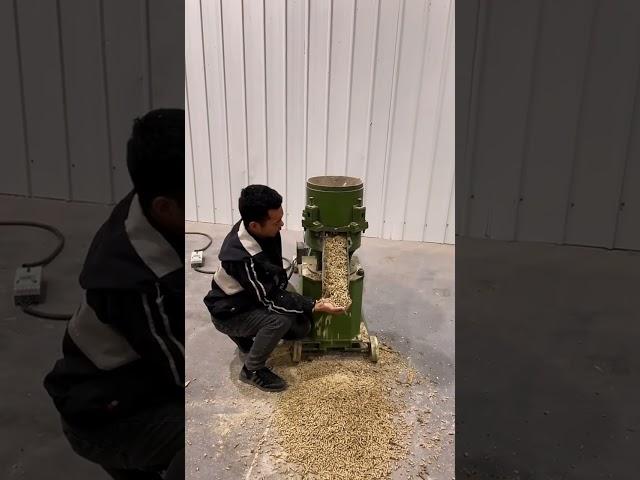 Household two-phase electricity 200 kg per hour cattle, sheep and pig breeding feed pellet machine