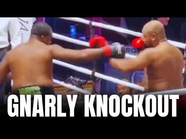 Fighter scores BIG knockout after opponent DROPS his guard