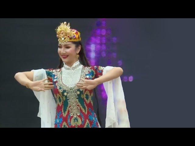 Uyghur dance - Chirayliq Gülüm (English Subtitles)