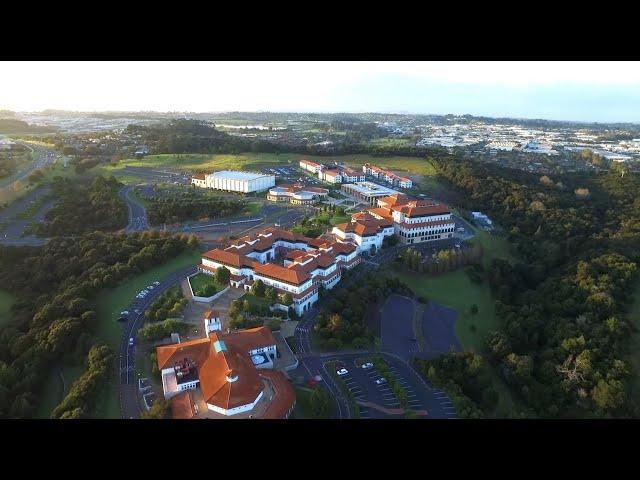 Experience our Auckland Halls | Massey University