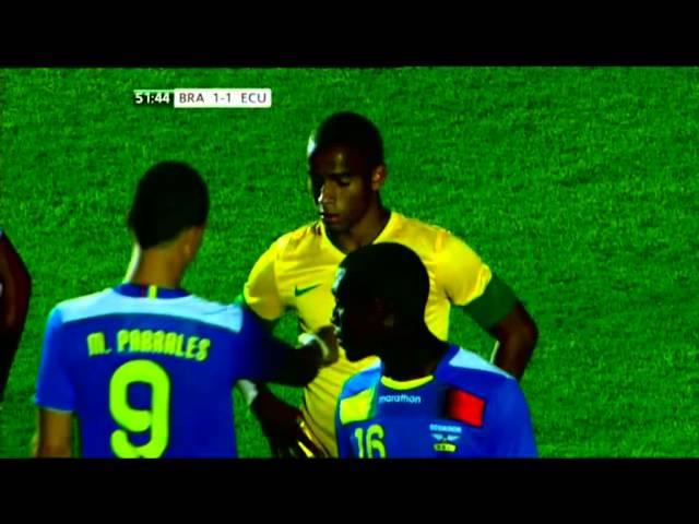 Parrales plays FUNNY joke on Brazil's Ademilson in Sudamericano game!