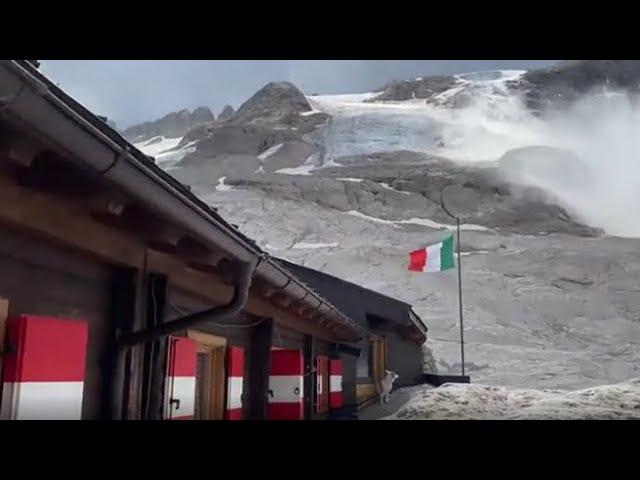 La valanga sulla Marmolada ripresa dal rifugio «Capanna Ghiacciaio»