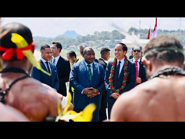 Presiden Jokowi Tiba di Papua Nugini Disambut PM James Marape, Port Moresby, 5 Juli 2023