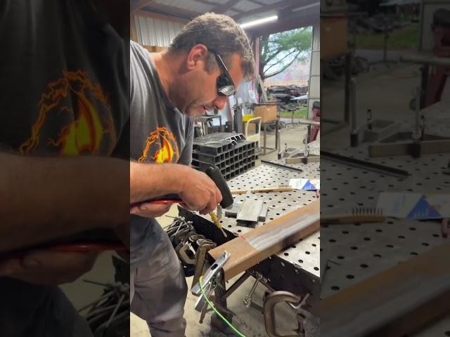 China laser welder in the welding shop #chiassonsmoke #welding #diyprojects  #youtubeshorts