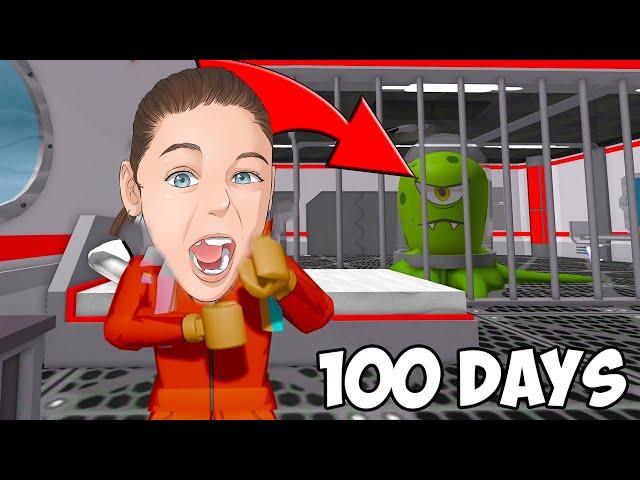 Can we Escape the UFO ALIEN PRISON Roblox Family Challenge