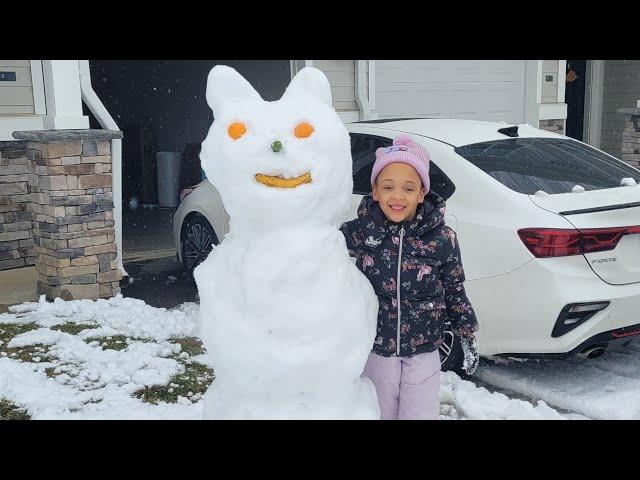 Live with Olivia Moore snowman attempt year 2. I do not own the rights to this music. #viral