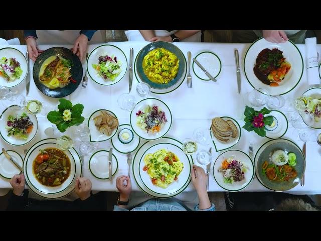Cloud-Magazin Frühling 2025: Zu Tisch - Essen, Genuss und die Zukunft unserer Ernährung