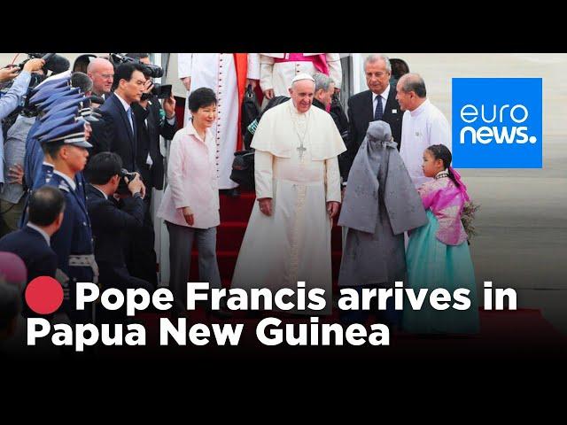 Pope's historic arrival in Papua New Guinea: welcome ceremony | euronews 