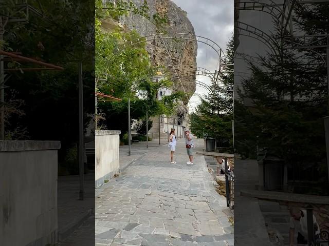 Самый красивый пещерный монастырь в Крыму Бахчисарай