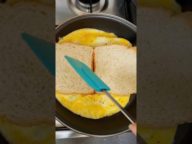 Breakfast Egg Sandwich Hack | One Pan Egg Toast | Healthy Egg sandwich #shorts #eggsandwich